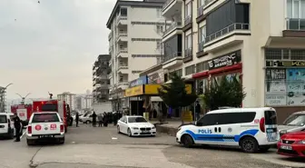 Gaziantep'te Mobilya ve Dekorasyon İşletmesinde Yangın: İtfaiye Eri Yaralandı