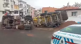 İzmir'de harfiyat kamyonu devrildi