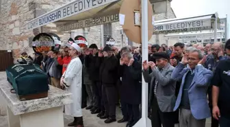 Aliağa ve İzmir basınının duayen ismi gazeteci Erdal Çarboğa toprağa verildi