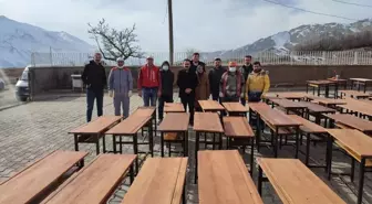 Hakkari Halk Eğitimi Merkezi, 25 okuldaki 3 bin 366 sıra ve masayı yeniledi