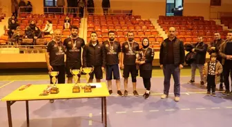 İhsaniye'de 100. Yıl Kaymakamlık Kupası Finali Gölbaşı Takımının Zaferiyle Sonuçlandı