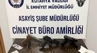 Kütahya'da Polis Ekipleri Uygulama Yaptı: 3 Ruhsatsız Tabanca ve Uyuşturucu Ele Geçirildi