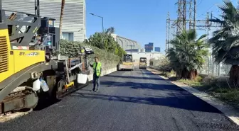 Mersin Akdeniz ilçesinde 11 mahallede yol bakım ve asfalt çalışması gerçekleştirildi