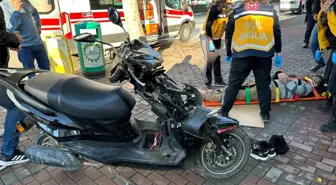 Antalya'da otomobil-motosiklet çarpışması: Motosiklet sürücüsü yaralandı