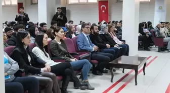 Karapınar Aydoğanlar Meslek Yüksekokulu'nda 'Bir bilene sor' konferansı düzenlendi