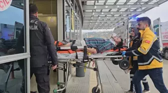 Çorum'da Kamyonetin Sıkıştırdığı Kişi Yaralandı