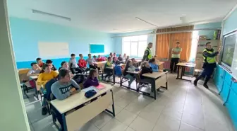 Edirne Jandarma Komutanlığı Öğrencilere Trafik Eğitimi Veriyor