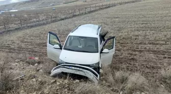 Van'ın Erciş ilçesinde kamyon panelvan araca çarptı: 3 yaralı