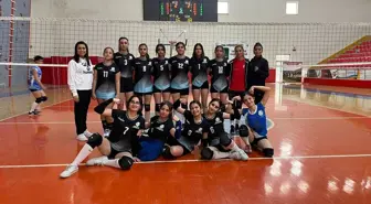 Kayapınar Belediyesi Sportif Faaliyetler Kulübü Kız Voleybol Takımı İlk Maçında Galibiyet Aldı