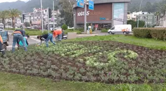 Marmaris Belediyesi Park ve Bahçeler Müdürlüğü Çalışmalarına Devam Ediyor