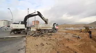 Niğde Belediyesi, hastane ek binasının çevre düzenlemesi çalışmalarına başladı