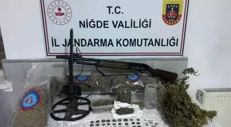 Niğde'de tarihi eser ve tüfek ele geçirildi