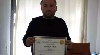 Öğretmenlik Hayalinden Vazgeçen Genç Girişimci, Akü Satışıyla Başarı Yakaladı