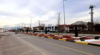 Sakarya Büyükşehir Belediyesi Şehit İlhan Aras Caddesi'ni Güzelleştirdi