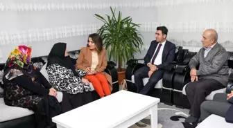 Bilecik Valisi Şefik Aygöl, şehit Mevlüt Kurt'un vefat eden babasının ailesine taziye ziyaretinde bulundu