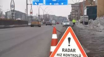 Yüksekova'da yapılan hız denetimlerinde cezai işlem uygulandı