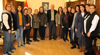 CHP Çine İlçe Kadın Kolları Başkanı ve Yönetimi Belediye Başkanı Mehmet Kıvrak'ı Ziyaret Etti