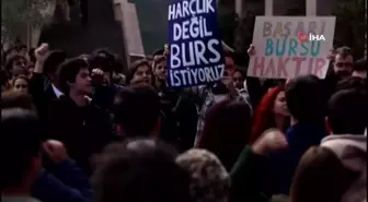 Koç Üniversitesi'nde öğrenciler burslara zam istiyor
