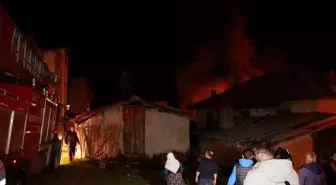 Kütahya Hisarcık'ta Ahşap Evde Yangın: 1 Yaralı