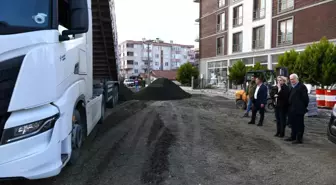 Lapseki'de Altyapı ve Çevre Düzenlemesi Projeleri Devam Ediyor