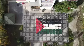 Liseli öğrencilerden Filistin'e destek için bayraklı koreografi