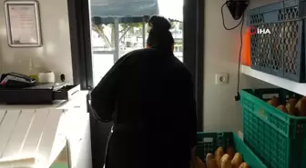 Marmaris'te vatandaşlar halk ekmeğe yoğun ilgi gösteriyor