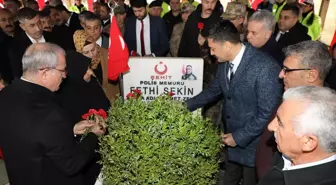 Şehit polis Fethi Sekin Elazığ'da kabri başında anıldı