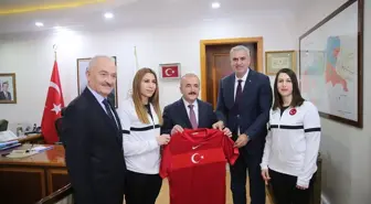 Görme Engelliler Spor Federasyonu Başkanı Ayhan Yıldırım, 2023'e damga vuran fotoğrafları oyladı