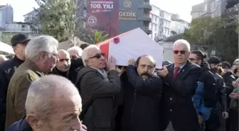 Ayla Algan'ın Son Yolculuğu Alkışlarla Uğurlandı