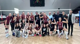 KFC Kadınlar Voleybol 1. Lig B Grubu'nda Bordospor, Peyman'ı 3-1 yenerek sezonun ilk deplasman galibiyetini aldı