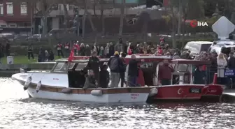 Haliç'te denizden haç çıkarma töreni gerçekleştirildi