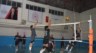 Şemdinli'de Cumhuriyet'in 100. Yılı Voleybol Turnuvası Sona Erdi