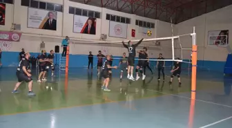 Şemdinli'de Cumhuriyet'in 100. yılına özel voleybol turnuvası düzenlendi