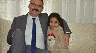 Şemdinli Kaymakamı ve eşi aile ziyaretlerini sürdürüyor