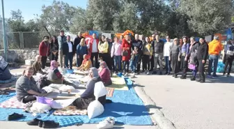 Tarsus'ta AK Parti Kadın Kolları tarafından düzenlenen Sıkma Şenliği