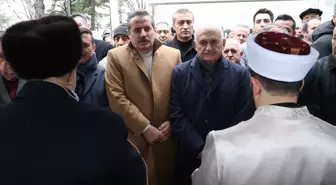 AK Parti Artvin Milletvekili Faruk Çelik'in Annesi Hedise Çelik Son Yolculuğuna Uğurlandı