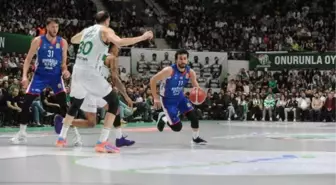 Bursaspor İnfo Yatırım, Anadolu Efes'e mağlup oldu