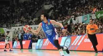 Bursaspor İnfo Yatırım, Anadolu Efes'e 83-73 mağlup oldu