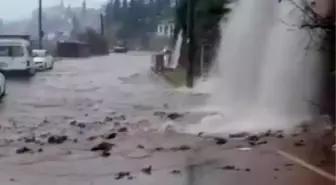 Antalya'da Sağanak ve Fırtına Hayatı Olumsuz Etkiledi