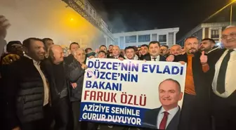 Faruk Özlü, İstanbul'daki aday tanıtım töreninin ardından meşalelerle karşılandı