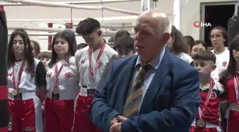 Kütahya'da Kick Boks Sporcuları Ödüllendirildi