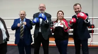 Kütahya'da Kick Boksta Dereceye Giren Sporcular Ödüllendirildi