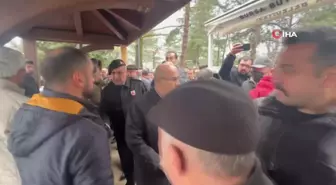 Milletvekili Faruk Çelik'in annesi kılınan cenaze namazı sonrası toprağa verildi