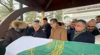 AK Parti Artvin Milletvekili Faruk Çelik'in annesi Hadise Çelik, 101 yaşında hayatını kaybetti