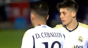 Takım arkadaşına adeta yalvararak topu alan Arda'nın frikiğini tüm stat ağzı açık izledi