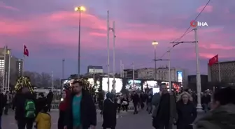 Taksim'de hayran bırakan gün batımı manzarası