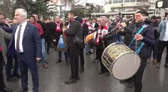 AK Parti'nin Büyükşehir Belediye Başkan Adayı Yücel Yılmaz'a coşkulu karşılama