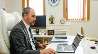 Bayburt Üniversitesi Rektörü Prof. Dr. Mutlu Türkmen, AA'nın 'Yılın Kareleri' oylamasına katıldı