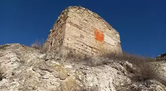 Beypazarı'ndaki Boğazkesen Kümbeti Ziyaretçilerden İlgi Görüyor