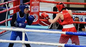 Kocaeli'de Büyük Kadınlar Türkiye Ferdi Boks Şampiyonası Başladı